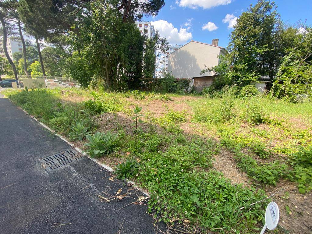 Maison contemporaine en bois dans un lotissement à MERIGNAC à côté de Bordeaux 