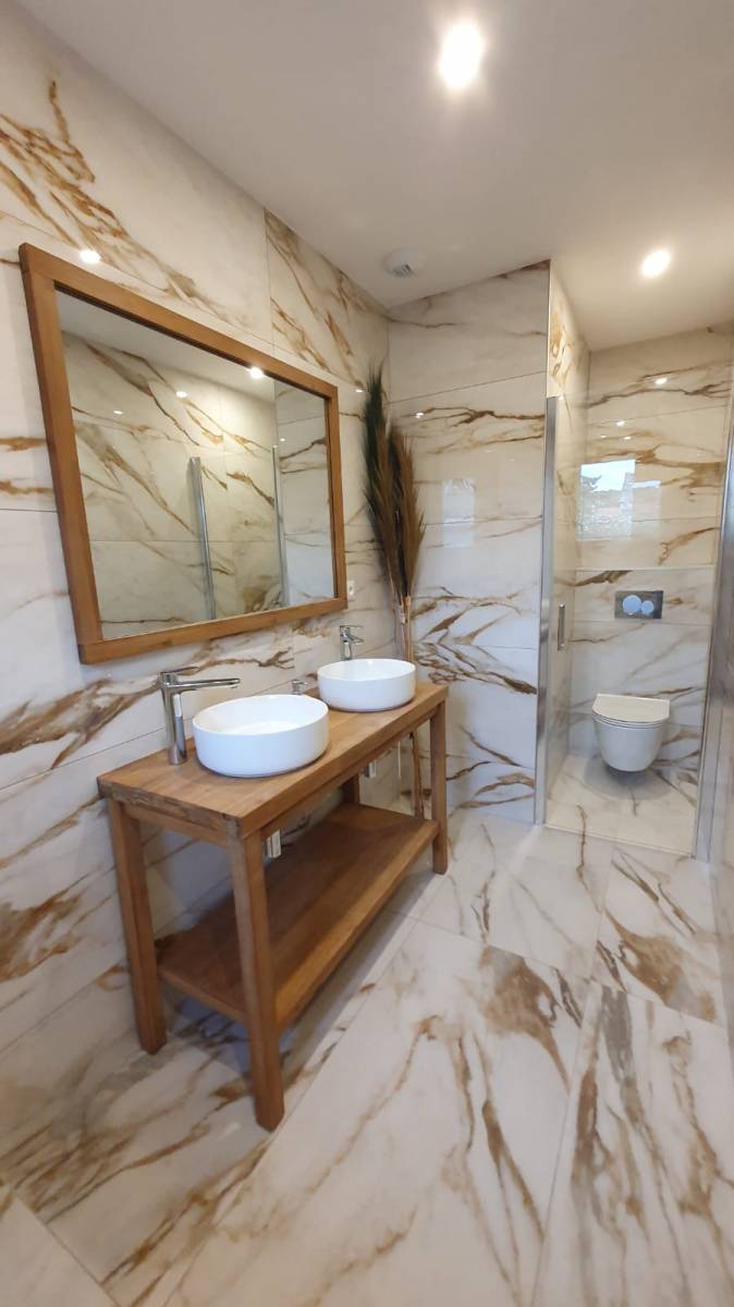 Maison bois : Design de salle de bain luxueux