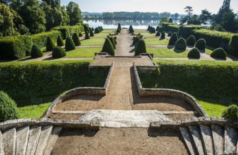 Château de Arveyres proche de Bordeaux métropole