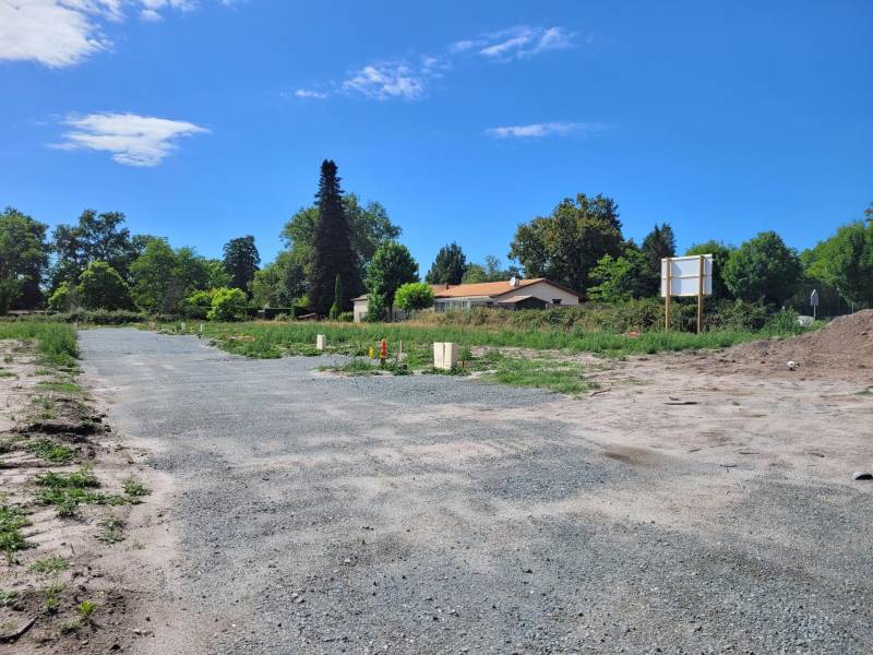  À vendre terrain en lotissement à BELIN-BELIET pour une maison familiale en bois