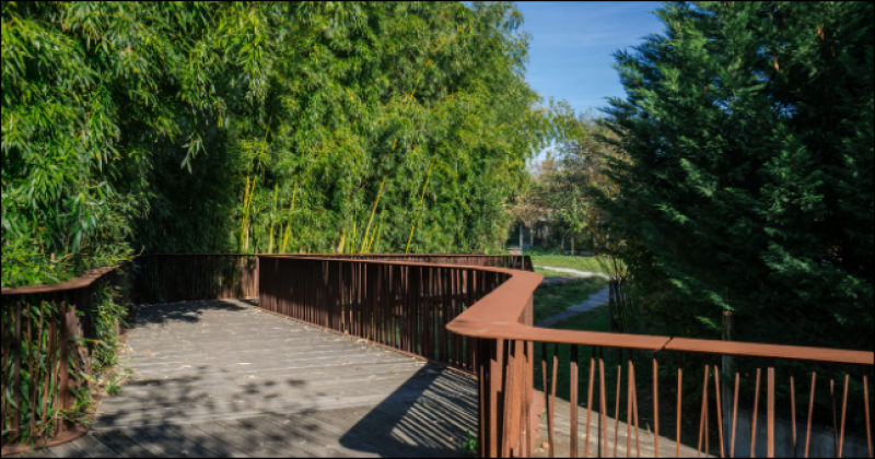 LE HAILLAN proche de Bordeaux beau terrain constructible pour une maison neuve